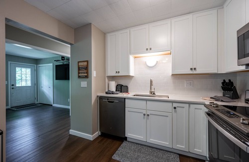 Sister Bay Casa | Retreat on a wooded lot within walking distance of downtown!