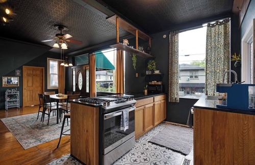 Deer Park Apartamento | Retreat on Bardstown Rd. | Yard | Walk to Shops