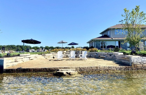 La Porte Casa | Retreat on the point of Pine Lake with your own pool/ hot tub.