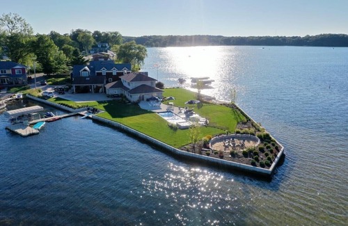 La Porte Casa | Retreat on the point of Pine Lake with your own pool/ hot tub.
