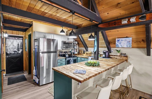 Skykomish Cabina | Retro A-Frame Cabin - Hot tub