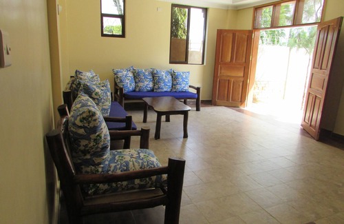Diani Beach Hotel | Retro Boutique Hotel Limited