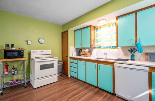 Coleman Casa | Retro Comes Alive at Bonnevilla