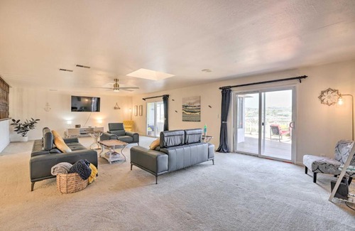 Arroyo Grande Casa | Retro House with Deck and Arroyo Grande View