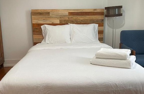 Santo Antonio Casa | Retro M2 R4 - Lovely Double Room with Shared Bathroom