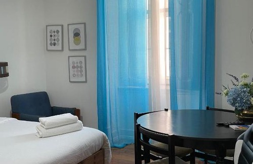 Santo Antonio Casa | Retro M2 R4 - Lovely Double Room with Shared Bathroom