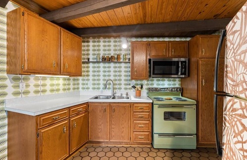 Mount Holly Casa | Retro Retreat w/ Beaches, Pool + Tennis + Firepit