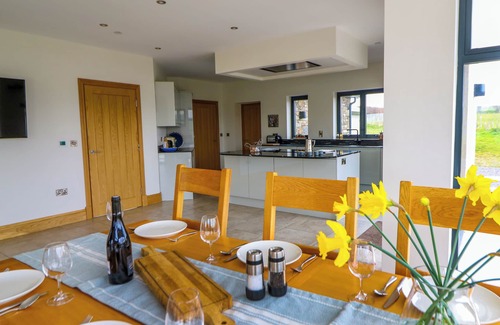 Bontnewydd Cabaña | RHANDIR HEN, pet friendly, character holiday cottage in Aberystwyth