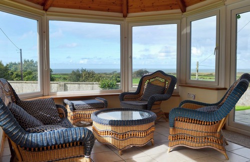 Llandwrog Cabaña | Alojamiento de 3 habitaciones en Pontllyfni, cerca de Caernarfon