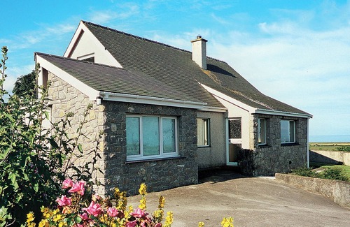 Llandwrog Cabaña | Alojamiento de 3 habitaciones en Pontllyfni, cerca de Caernarfon
