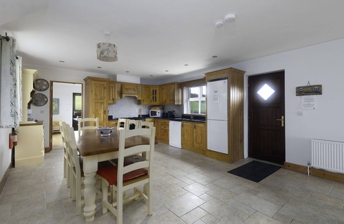 Ardnatrush Casa | Rhea Holiday Home Bantry by Interhome