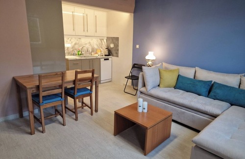 Corinthia Region Apartamento | Rhea, Luxury suite on the sea!
