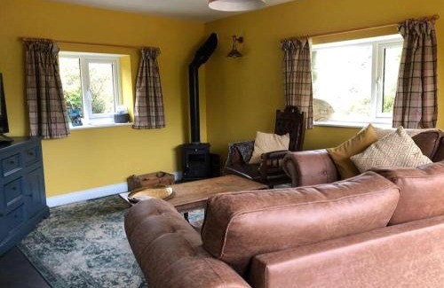 Bethania Casa | Rhedyn - Cosy Fishing Lodge Near Aberaeron