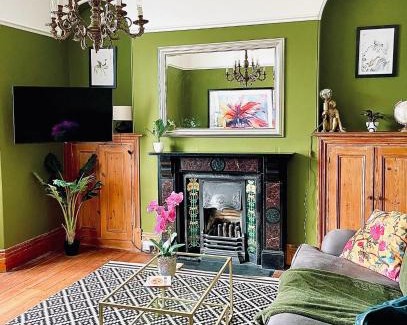 New Quay Casa | Rhianfa 4 bedroom house minutes walk from the beach