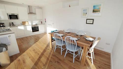 Crynant Casa | Rhossili Reach
