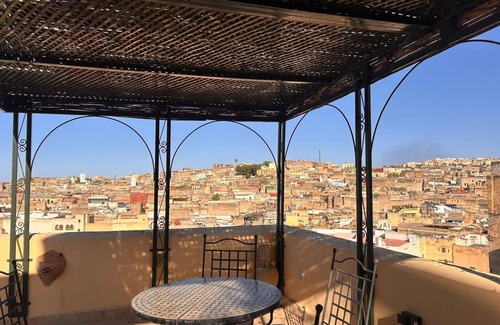 Ville Nouvelle Casa | RIAD DAR NA FEZ. Casa completa, ideal para grupos, amigos o familias.
