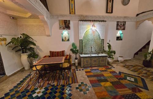 El Ayoun Casa | Riad Mounadim Fes -Authentic Riad Luxury Fes