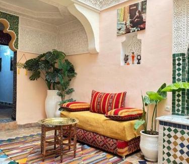 El Ayoun Casa | Riad Mounadim Fes -Authentic Riad Luxury Fes