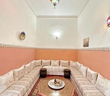 El Ayoun Casa | Riad Mounadim Fes -Authentic Riad Luxury Fes