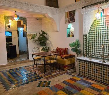 El Ayoun Casa | Riad Mounadim Fes -Authentic Riad Luxury Fes