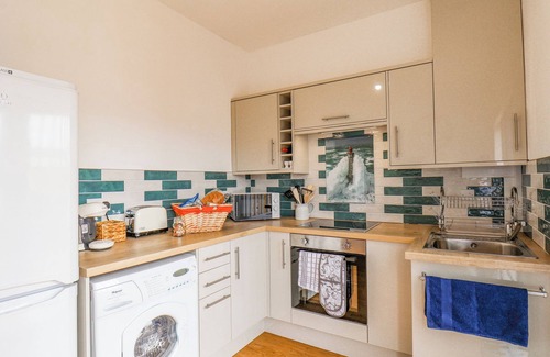 Skinningrove Cabaña | RICHMOND COTTAGE, pet friendly, with a garden in Carlin How