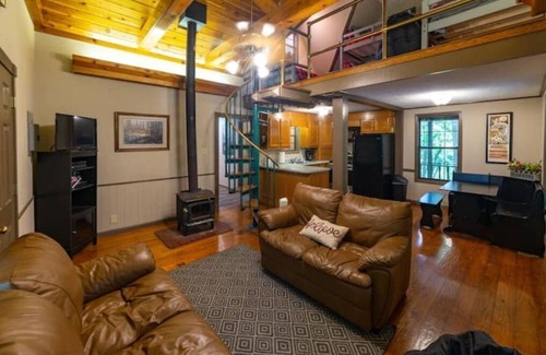 Dixon Springs Cabina | Ride. Rest. Repeat. Check out our reviews on the "other" site.