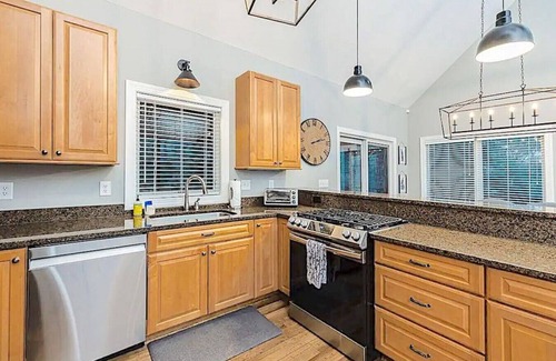 Roseland Casa | Ridge Retreat @ Wintergreen!