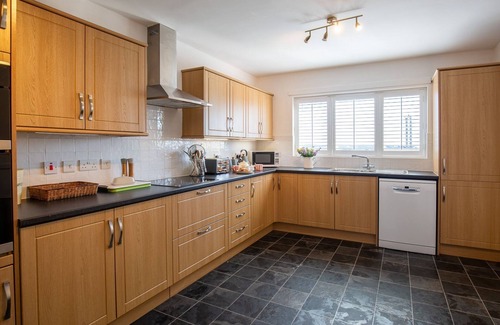 Alcester Cabaña | Ridgeway Farmhouse at Ragley Estate, Alcester - sleeps 8 guests in 4 bedrooms