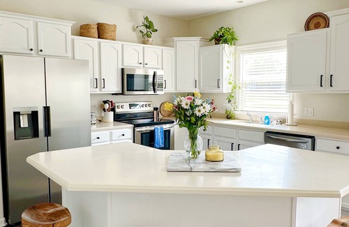 Uniontown Casa | Ridgeway Villa / Pro Football Hall of Fame