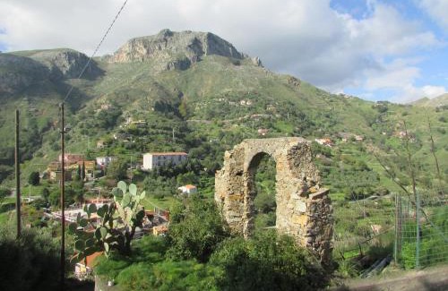 Castelmola Casa | Rifugio dei tre Pini