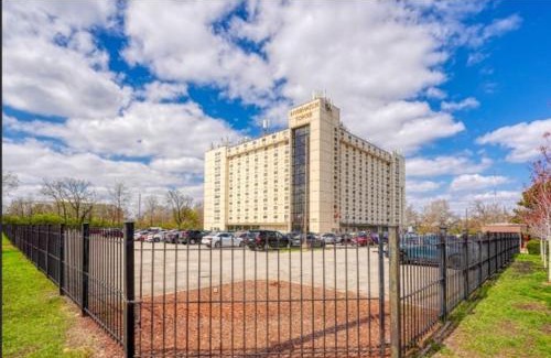 University District Apartamento | Right by OSU Stadium and Schottenstein Ctr - Walk to your game or concert, free guest parking