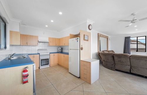 Crescent Head Apartamento | RIGHT IN THE CENTRE OF IT ALL WITH OCEAN VIEWS & PET FRIENDLY!