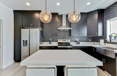 Vineyard Casa | Right off Freeway Quiet Neighborhood King Bed
