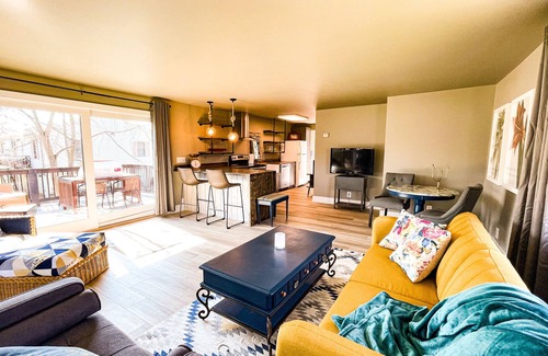 Noblesville Casa | Right on the river close to Ruoff and Koteewi Park