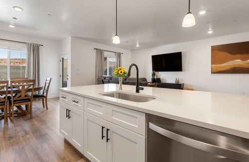 St. George Casa | Ripple Retreat: Private Hot Tub + Enclosed Yard