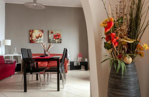 Azzano Apartamento | Rita's Window: lake front apartment with lake view
