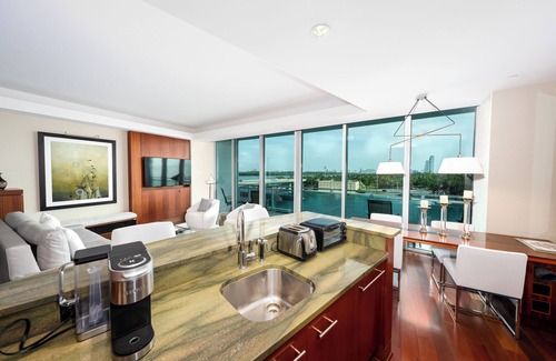 North Miami Condominio | Hotel Ritz Carlton en Bal Harbour FL, 1147 pies2 tan bajo como $ 299 por noche!