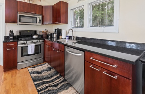 Springs Cabaña | Ritz - East Hampton Cottage On The Water