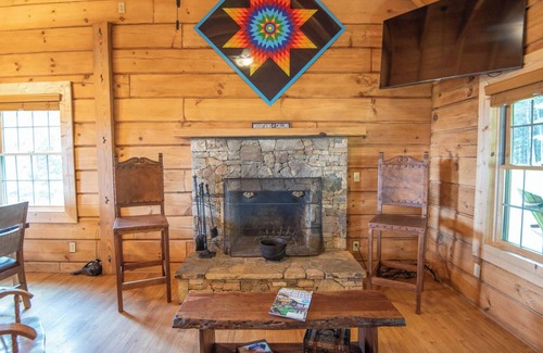 Jefferson Cabina | River AND Mountain VIEWS - true log cabin!