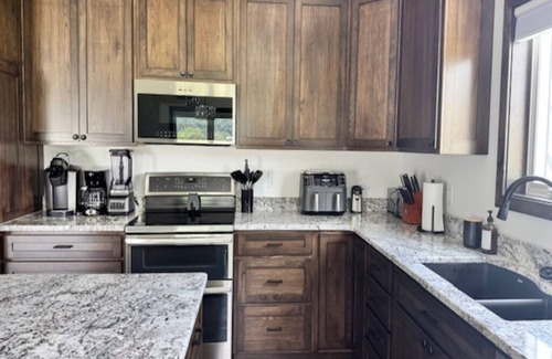 Harpers Ferry Casa | River Bluff Getaway – Main 1BR/1BA Modern Unit Near Mississippi River
