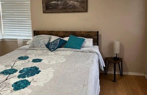 Raisin Casa | River country home- near Kingsburg