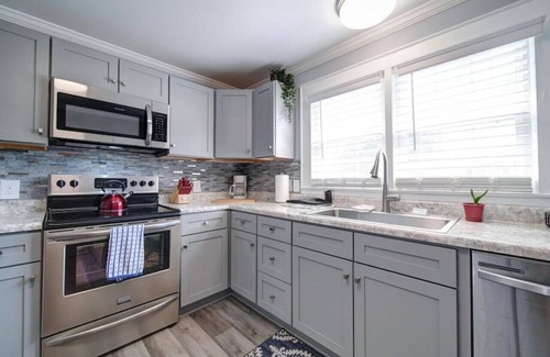 Belmont Historic District Casa | River District Retreat - Walk to downtown Belmont