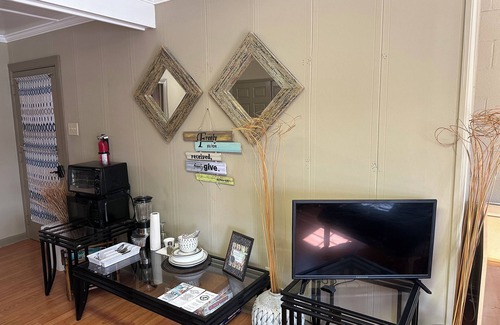 California Apartamento | River Front Studio Apartment