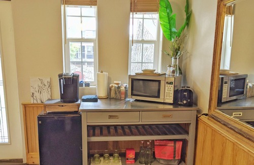 Downieville Apartamento | ¡Suite frente al río ubicada en el centro de Downieville!