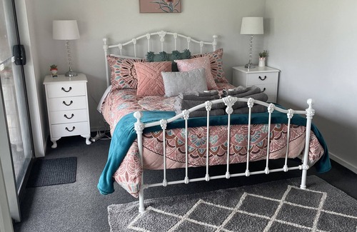 Axedale Cama Y Desayuno | River Gardens Axedale Pet Friendly B&B Farm Stay - Self Contained Unit