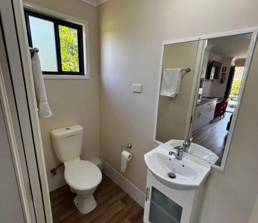 St. George Hotel | River Gum Tourist Park