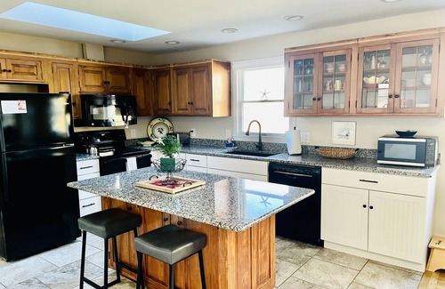 South Thomaston Casa | RIVER HOUSE. Cozy Maine home. River view. Minutes from ocean, lighthouses.