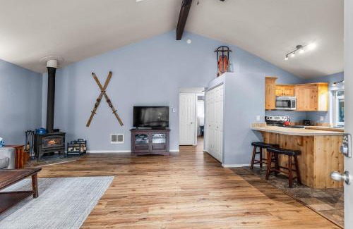 Three Rivers Casa | River Mountain Retreat - Meredith Lodging