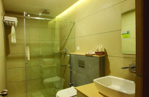 Cheruthuruthy Hotel | River Retreat Heritage Ayurvedic Resort