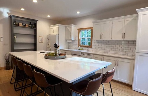 Traphill Casa | River Retreat near Stone Mountain